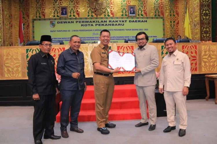 Perda Pengelolaan Air Limbah Domestik Disahkan, Ginda Burnama Pimpin Sidang Paripurna